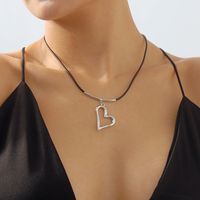 Casual Elegant Vintage Style Heart Shape Alloy Leather Rope Women's Pendant Necklace main image 6