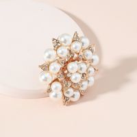Exaggerated Flower Alloy Inlay Artificial Pearls Rhinestones Women's Rings main image 4