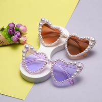 Simple Style Heart Shape Pc Polygon Inlaid Pearls Full Frame Women's Sunglasses main image 3