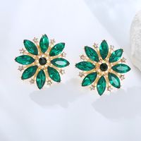 Lujoso Flor Aleación Embutido Diamantes De Imitación Chapado En Oro Mujeres Pendientes main image 5
