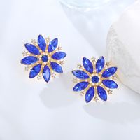 Luxurious Flower Alloy Inlay Rhinestones Gold Plated Women's Ear Studs main image 3