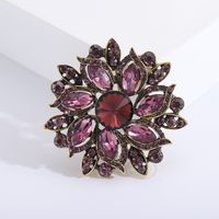 Ethnic Style Shiny Flower Alloy Inlay Crystal Glass Women's Brooches sku image 2