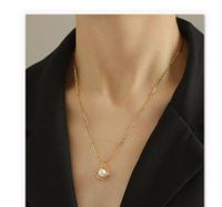 Elegant Simple Style Round Copper Plating Inlay Pearl Pendant Necklace main image 3