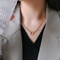 Vintage Style Simple Style Circle Titanium Steel Plating Hollow Out 18k Gold Plated Necklace main image 3