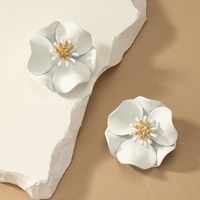 Elegant Pastoral Flower Alloy Plating Women's Ear Studs sku image 1