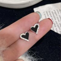 Elegant Simple Style Heart Shape Alloy Enamel Inlay Artificial Diamond Women's Ear Studs main image 3