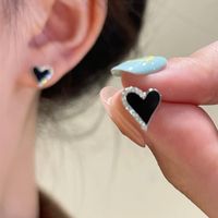 Elegant Simple Style Heart Shape Alloy Enamel Inlay Artificial Diamond Women's Ear Studs main image 4