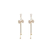 1 Paire Style Ig Style Simple Style Classique Noeud D'arc Placage Incruster Perle D'eau Douce Le Cuivre Zircon Plaqué Or 18k Boucles D'oreilles main image 3