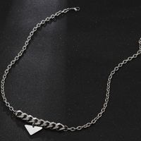 Hip Hop Felsen Moderner Stil Dreieck Titan Stahl Polieren Kette Unisex Halskette Mit Anhänger main image 3