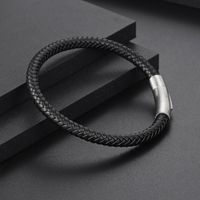 Retro Simple Style Streetwear Solid Color Leather Men's Wristband main image 4