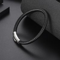 Retro Simple Style Streetwear Solid Color Leather Men's Wristband main image 3