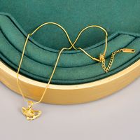 Elegant Ginkgo-blatt Titan Stahl Überzug 18 Karat Vergoldet Halskette Mit Anhänger main image 1