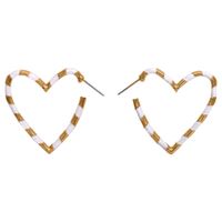 Croix-frontière En Gros Vente Chaude Simple Alliage Amour Coeur Boucles D'oreilles Européen Et Américain Hot Contraste Couleur Géométrique Coeur En Forme De Bijoux sku image 4