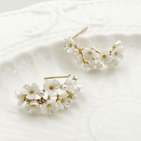 1 Pair Elegant Flower Plating Inlay 304 Stainless Steel Pearl Shell 14K Gold Plated Ear Studs sku image 1