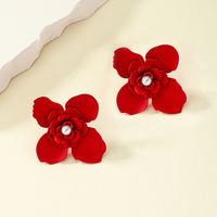 Elegant French Style Flower Alloy Pearl Plating Women's Ear Studs main image 5