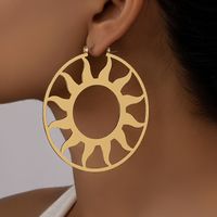 1 Pair Exaggerated Artistic Sun Hollow Out Alloy Hoop Earrings main image 5