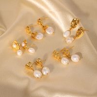 1 Paar Retro Geometrisch Überzug Inlay Kupfer Künstliche Perlen 18 Karat Vergoldet Tropfenohrringe main image 1