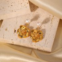 1 Pair Glam Classical Heart Shape Flower Plating Inlay Copper Freshwater Pearl 18k Gold Plated Ear Studs main image 4