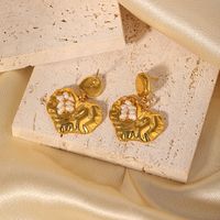 1 Pair Glam Classical Heart Shape Flower Plating Inlay Copper Freshwater Pearl 18k Gold Plated Ear Studs main image 6