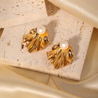 1 Pair Glam Classical Heart Shape Flower Plating Inlay Copper Freshwater Pearl 18k Gold Plated Ear Studs main image 5