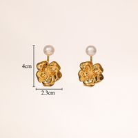 1 Pair Glam Classical Heart Shape Flower Plating Inlay Copper Freshwater Pearl 18k Gold Plated Ear Studs sku image 3