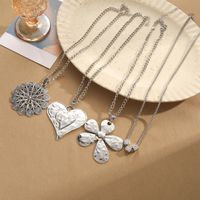 Vintage Style Square Heart Shape Flower Alloy Unisex Necklace main image 1