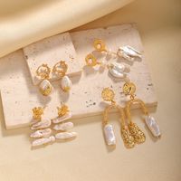 1 Paar Klassisch Luxuriös Geometrisch Inlay Kupfer Künstliche Perlen 18 Karat Vergoldet Tropfenohrringe main image 1