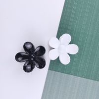 Korean Style Solid Color Flower Plastic Resin Hair Clip sku image 1
