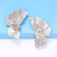 1 Pair Elegant Exaggerated Solid Color Alloy Ear Studs main image 4