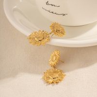 1 Pair Ig Style Casual Sunflower Plating Stainless Steel 18k Gold Plated Drop Earrings main image 4