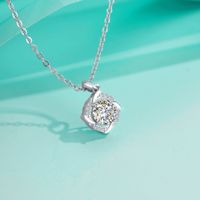 Luxurious Shiny Four Leaf Clover Sterling Silver Moissanite Zircon Pendant Necklace In Bulk main image 3