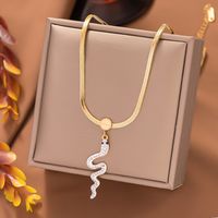 304 Stainless Steel 18K Gold Plated Elegant Simple Style Plating Inlay Geometric Snake Acrylic Artificial Rhinestones Pendant Necklace sku image 2