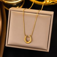 304 Stainless Steel 18K Gold Plated Elegant Lady Plating U Shape Pendant Necklace main image 1