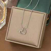 304 Stainless Steel 18K Gold Plated Modern Style Plating Heart Shape Acrylic Plastic Stone Pendant Necklace sku image 5