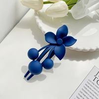 Modern Style Flower Plastic Resin Hair Clip sku image 2