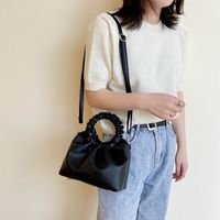 Women's Medium Pu Leather Solid Color Elegant Classic Style Bucket Open Shoulder Bag Handbag Crossbody Bag main image 4
