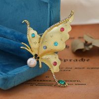 Retro Insect Alloy Freshwater Pearl Plating Inlay Rhinestones Unisex Brooches main image 1