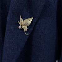 Retro Insect Alloy Freshwater Pearl Plating Inlay Rhinestones Unisex Brooches main image 3