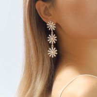 1 Pair Elegant Vintage Style Sweet Flower Inlay Alloy Artificial Diamond Drop Earrings main image 2