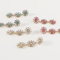 1 Pair Elegant Vintage Style Sweet Flower Inlay Alloy Artificial Diamond Drop Earrings main image 1