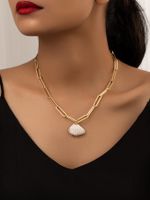 Vintage Style Beach Shell Ferroalloy Plating Gold Plated Women's Pendant Necklace main image 1