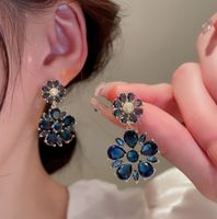 1 Pair Elegant Lady Classic Style Geometric Heart Shape Inlay Alloy Artificial Crystal Drop Earrings sku image 11