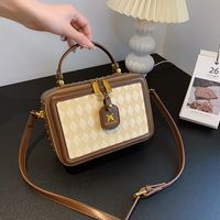 Women's Medium All Seasons Pu Leather Streetwear Handbag main image 1