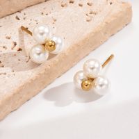 1 Pair Elegant Simple Style Flower Plating Inlay 304 Stainless Steel Artificial Pearls 14K Gold Plated Ear Studs main image 1