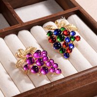 Elegant Vintage Style Luxurious Grape Copper Alloy Plating Inlay Glass Stone Women's Brooches 1 Piece main image 2