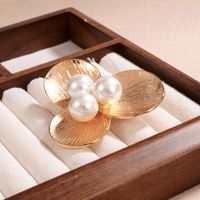 Casual Vintage Style French Style Flower Copper Alloy Inlay Artificial Pearls Women's Brooches 1 Piece main image 5