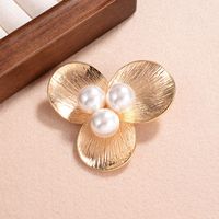 Casual Vintage Style French Style Flower Copper Alloy Inlay Artificial Pearls Women's Brooches 1 Piece main image 4