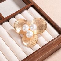 Casual Vintage Style French Style Flower Copper Alloy Inlay Artificial Pearls Women's Brooches 1 Piece main image 2