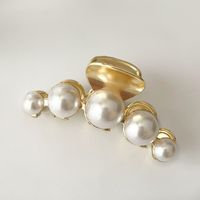 Casual Simple Style Round Crown Solid Color Metal Inlay Pearl Hair Claws sku image 3