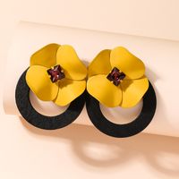 1 Pair Korean Style Flower Inlay Alloy Wood Zircon Ear Studs main image 5